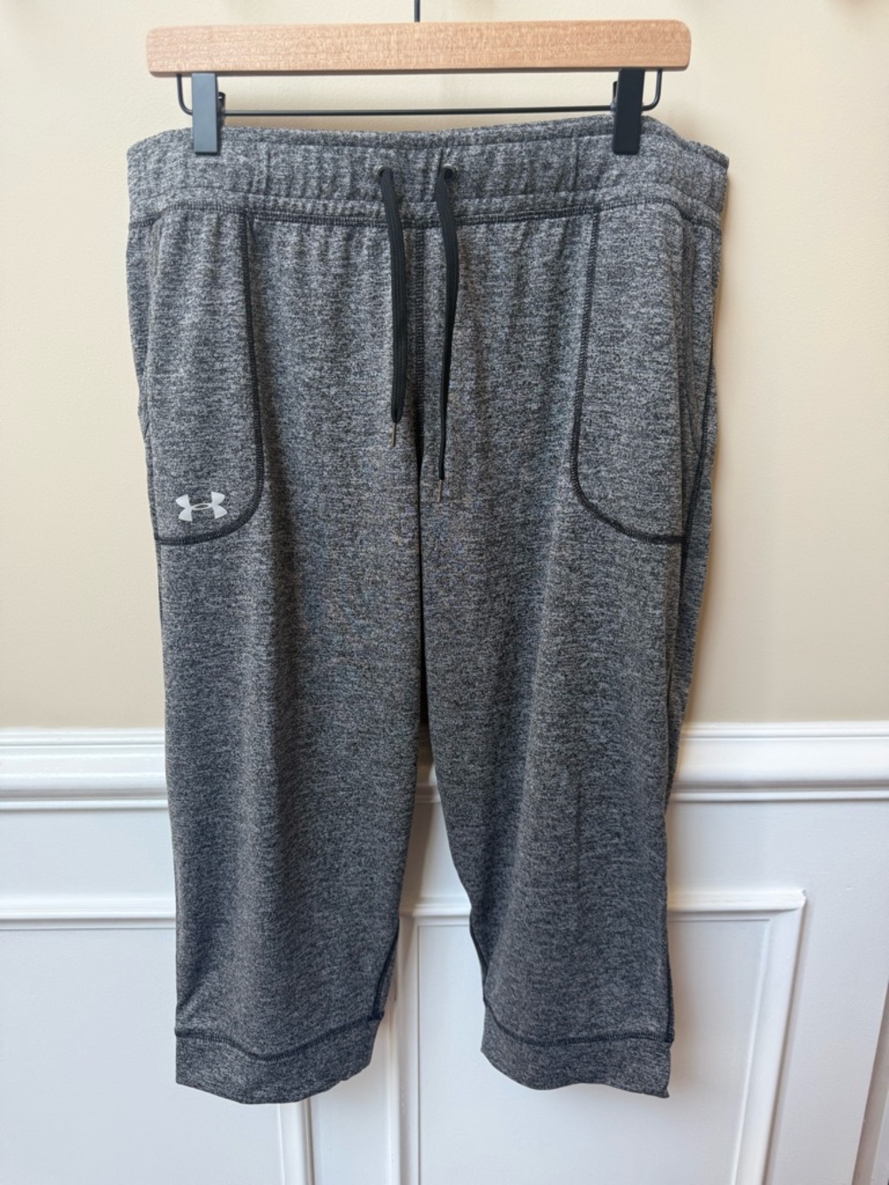 Under Armour Heather Gray Knit Capri Joggers